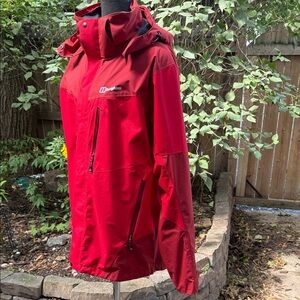 Men’s Berghaus Hydroshell Elite Vibrant Red Outdoor Hooded Jacket. Size L.